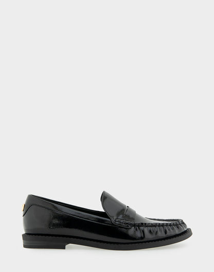 Sienna Black Crinkled Patent Faux Leather Lightweight Flexible Tailored Weejun Loafer | Aerosoles Shoes
