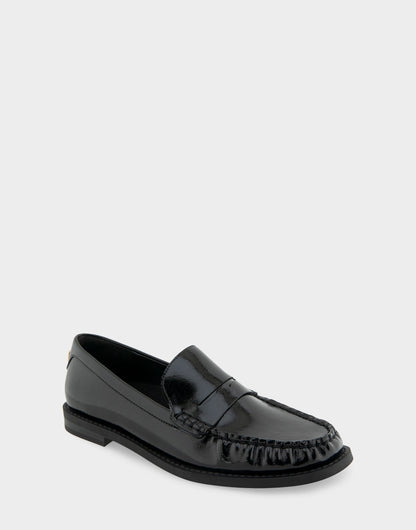 Sienna Black Crinkled Patent Faux Leather Lightweight Flexible Tailored Weejun Loafer | Aerosoles Shoes