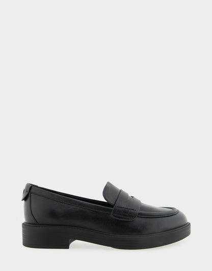 Women's Tailored Loafer in Black Leather | Aerosoles Shoes