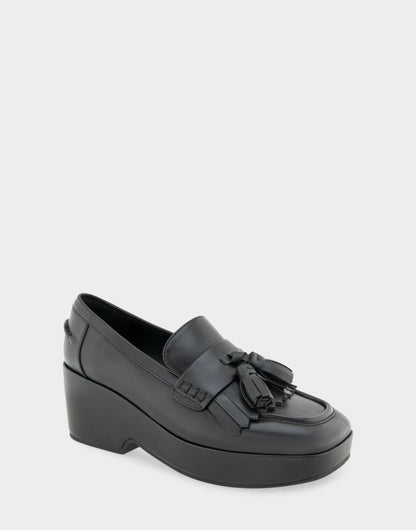Women's Flatform Loafer in Black Faux Leather | Aerosoles Shoes