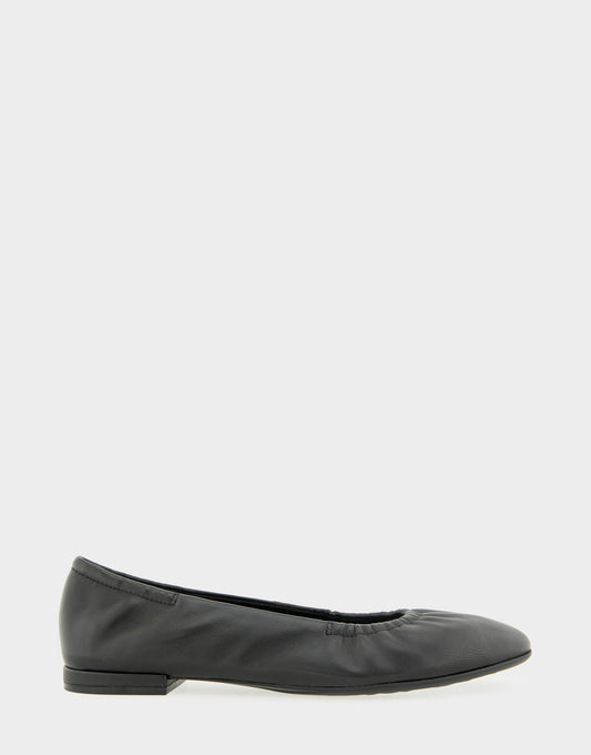 Women's Ballet Flat in Black Leather | Aerosoles Shoes