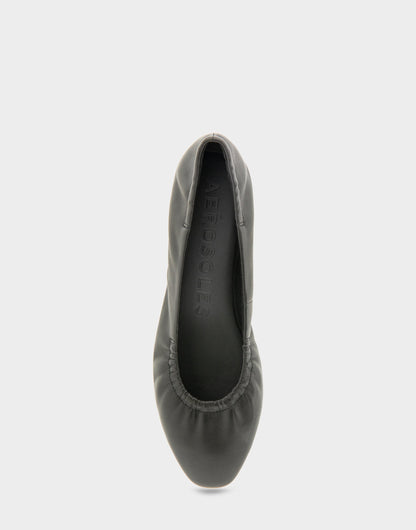 Women's Ballet Flat in Black Leather | Aerosoles Shoes