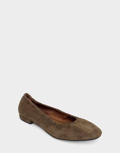 Women's Ballet Flat in Mocha Suede | Aerosoles Shoes