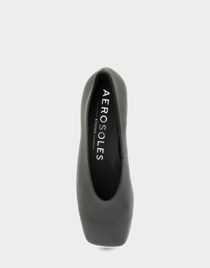 Women's Square Toe Flat in Black Leather | Aerosoles Shoes