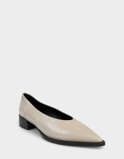 Women's Tailored Flat in Stone Leather | Aerosoles Shoes
