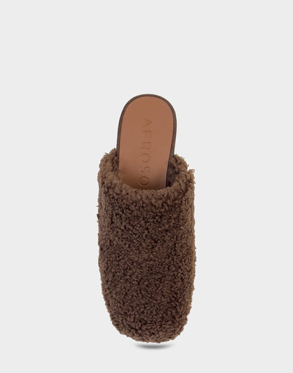 Comfortable Women's Clog In Brown Faux Shearling | Aerosoles Shoes