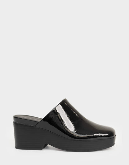 Comfortable Women's Clog In Black Patent Faux Leather | Aerosoles Shoes