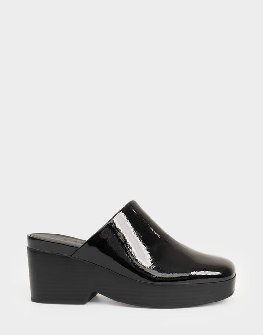 Comfortable Women's Clog In Black Patent Faux Leather | Aerosoles Shoes